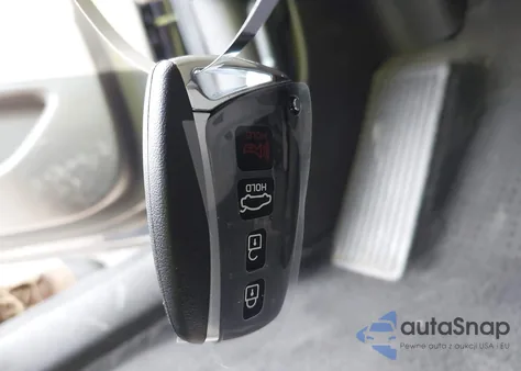 2015 Hyundai Genesis 3.8 from USA, damaged, VIN KMHGN4JE5FU102618